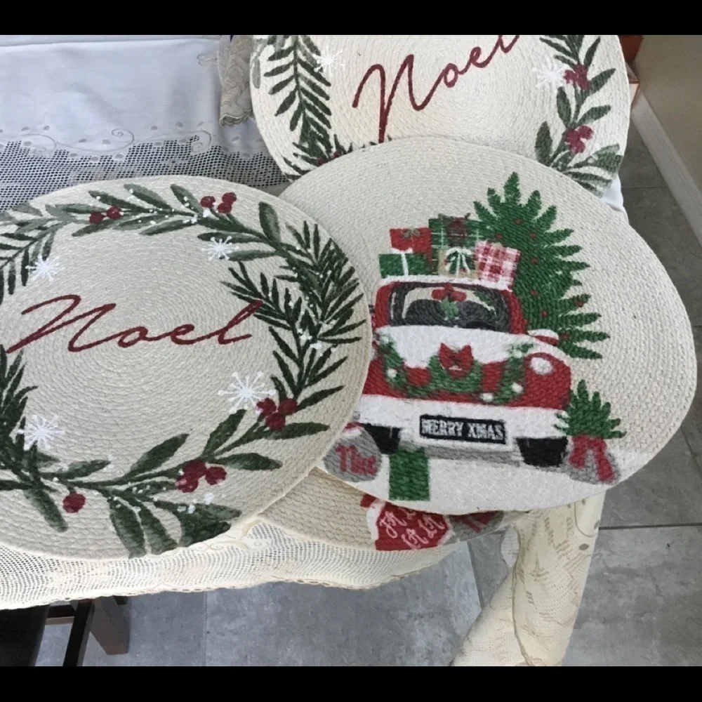 4 HOLIDAY ROUND‎ PLACEMAT
